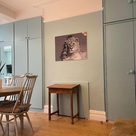 Right By Leigh Broadway Private Garden Large Ground Fl Apt Southend-on-Sea Exterior photo