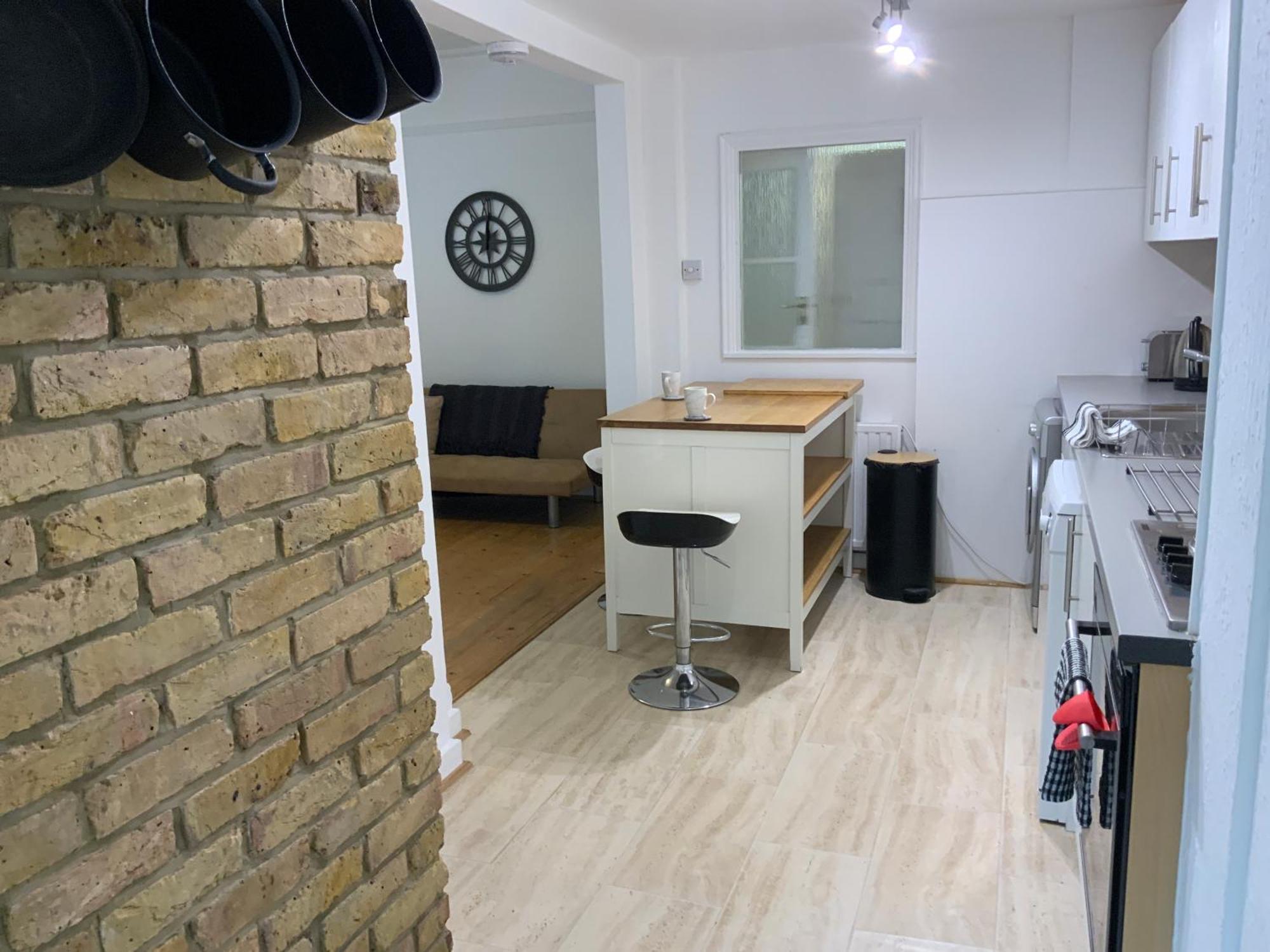 Right By Leigh Broadway Private Garden Large Ground Fl Apt Southend-on-Sea Exterior photo