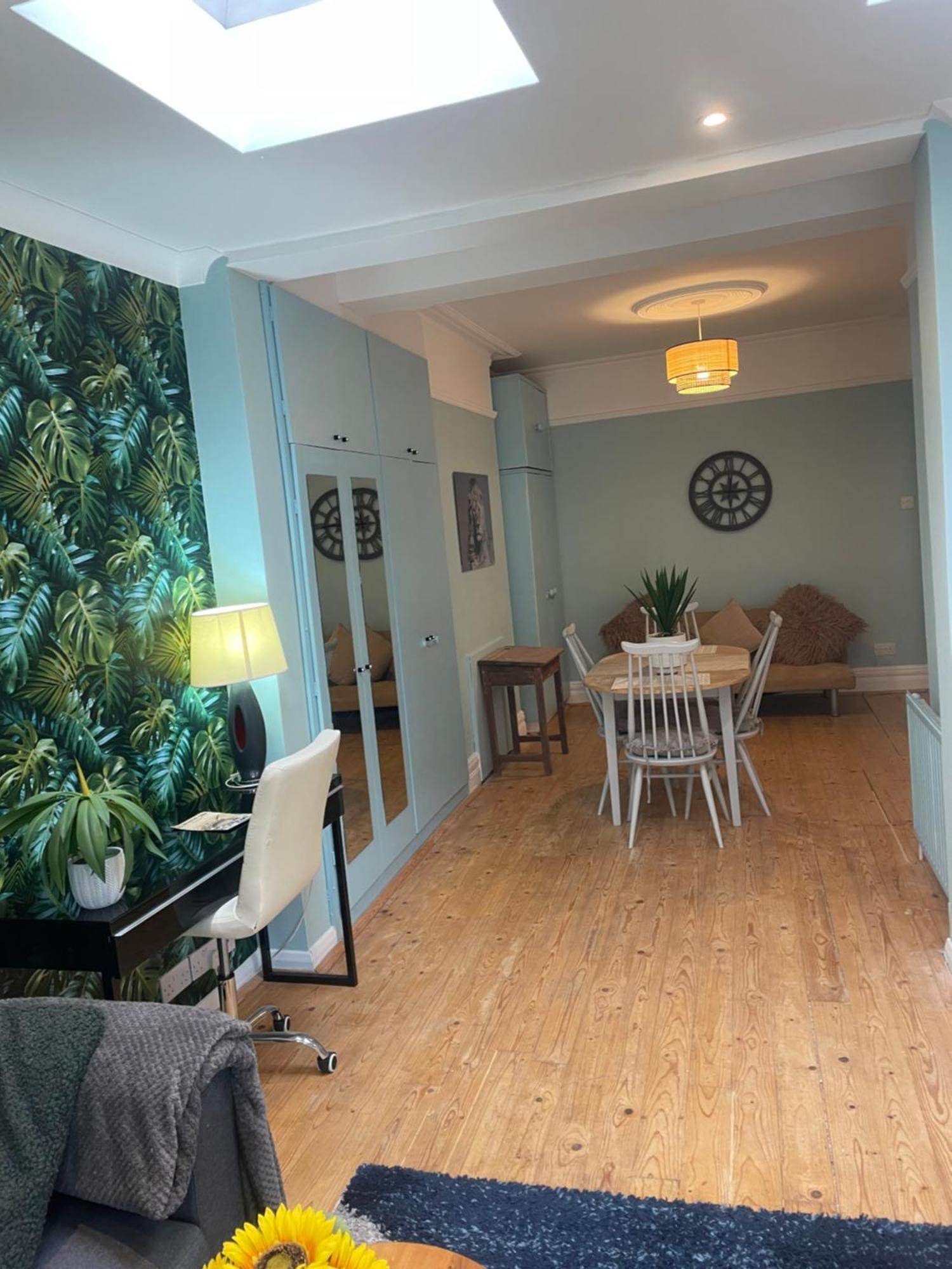Right By Leigh Broadway Private Garden Large Ground Fl Apt Southend-on-Sea Exterior photo