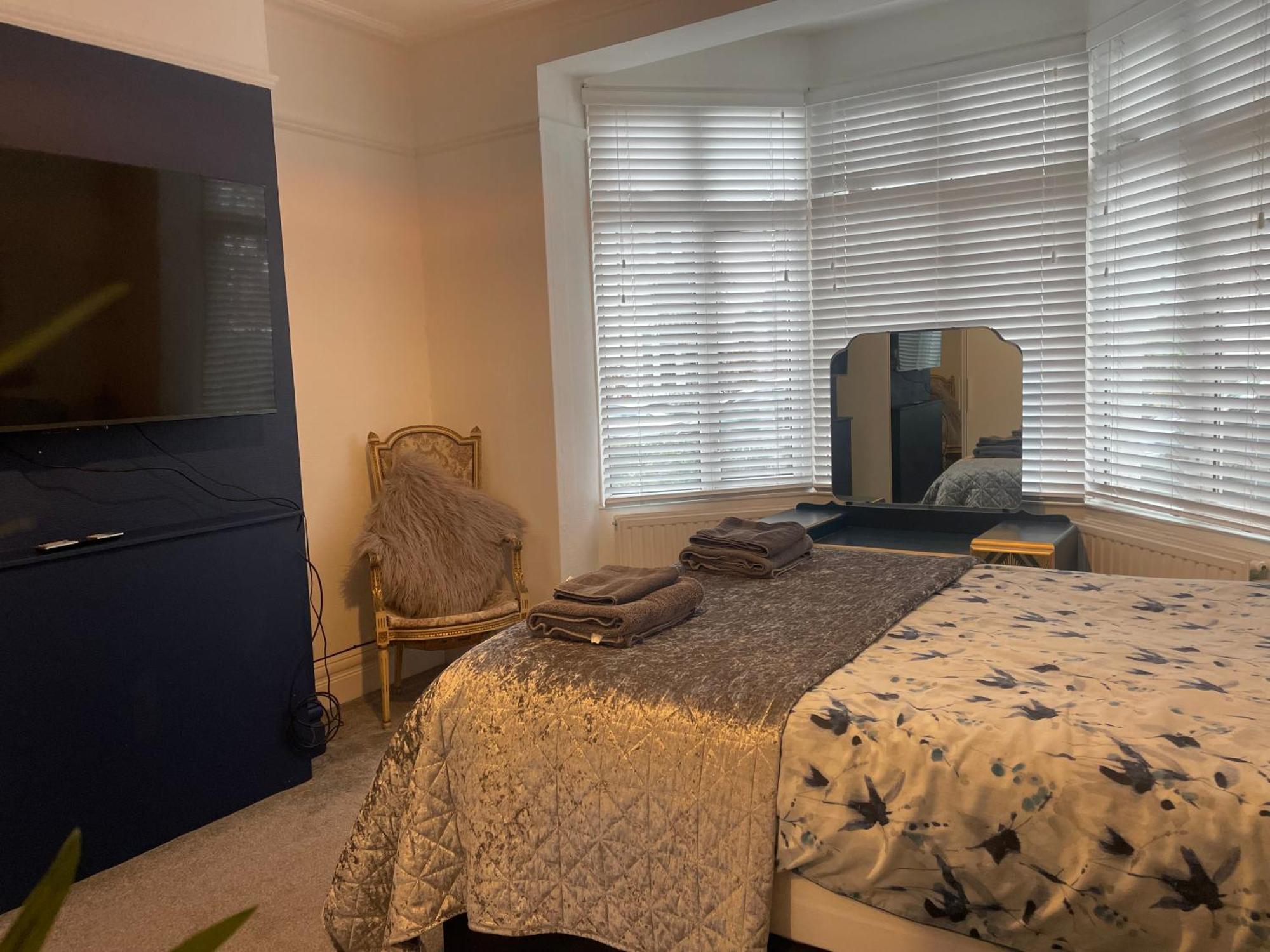 Right By Leigh Broadway Private Garden Large Ground Fl Apt Southend-on-Sea Exterior photo