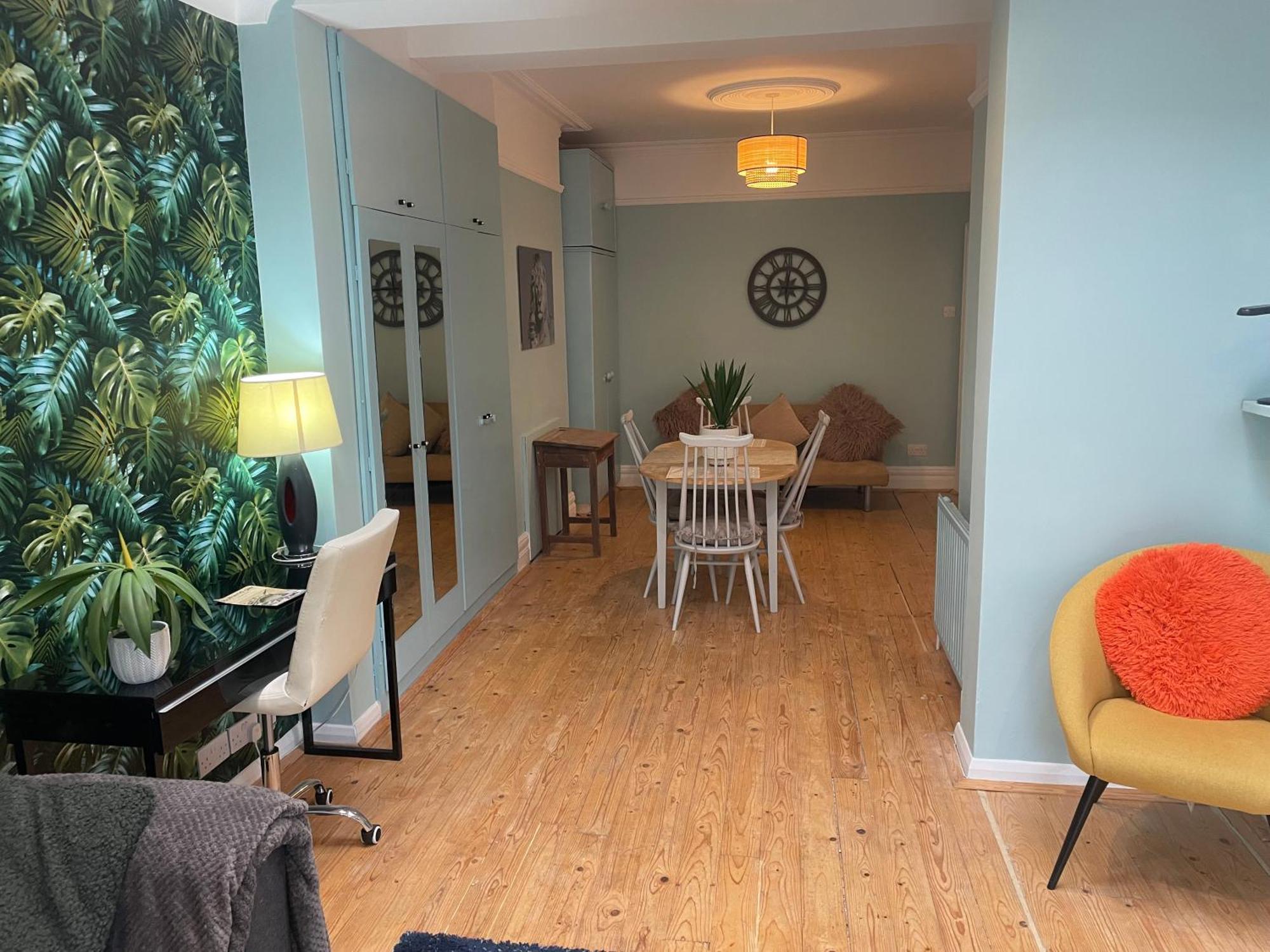 Right By Leigh Broadway Private Garden Large Ground Fl Apt Southend-on-Sea Exterior photo